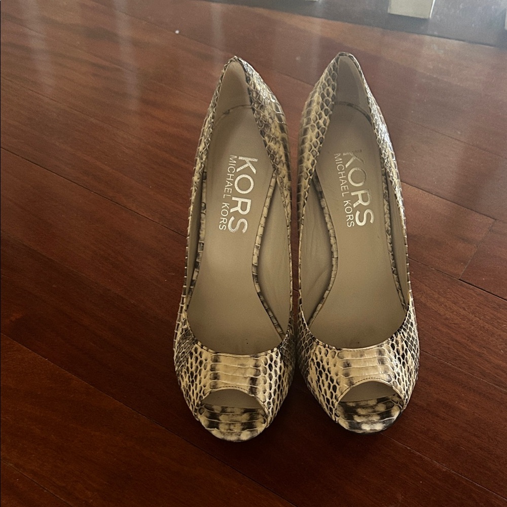 Michael Kors Beige Snake Print Heels